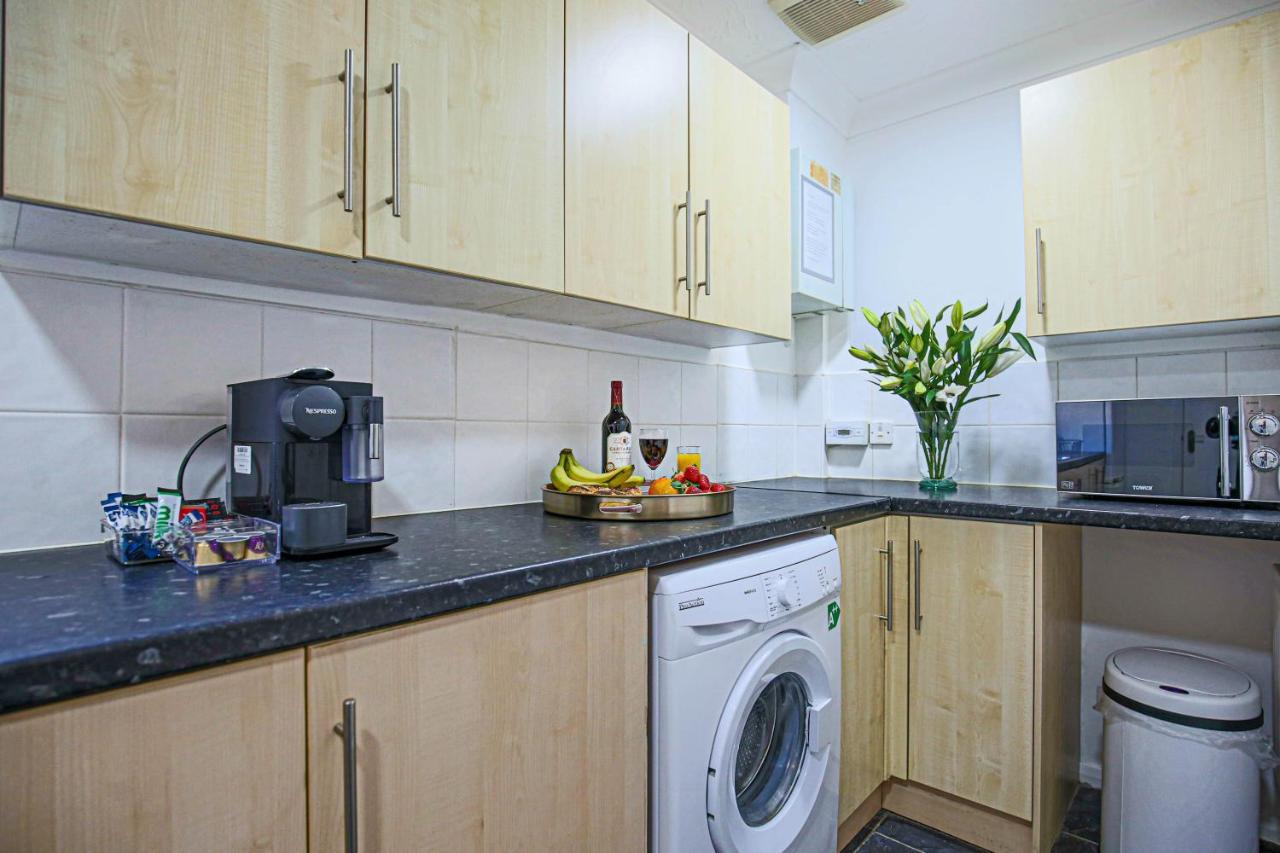 Cosy 3 Bed House To Bicester Outlet For Big Group By Platinum Key Properties Luaran gambar